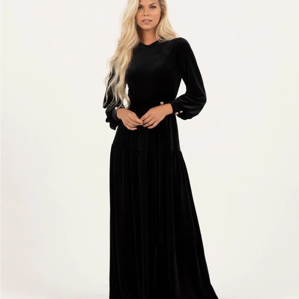 Chic Black Long Sleeve Maxi Dress